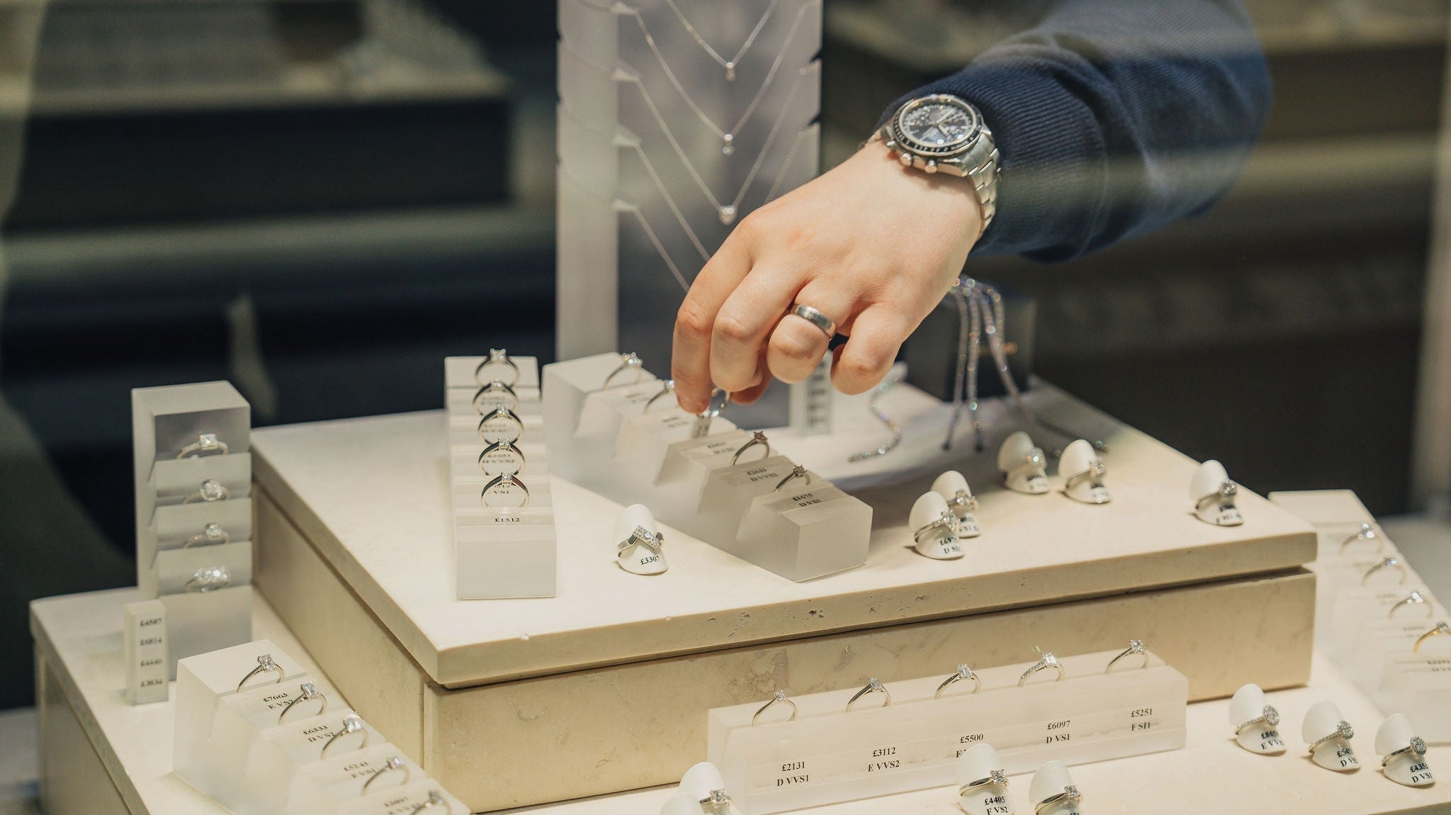 How to Choose the Right Diamond Shape for Your Hand