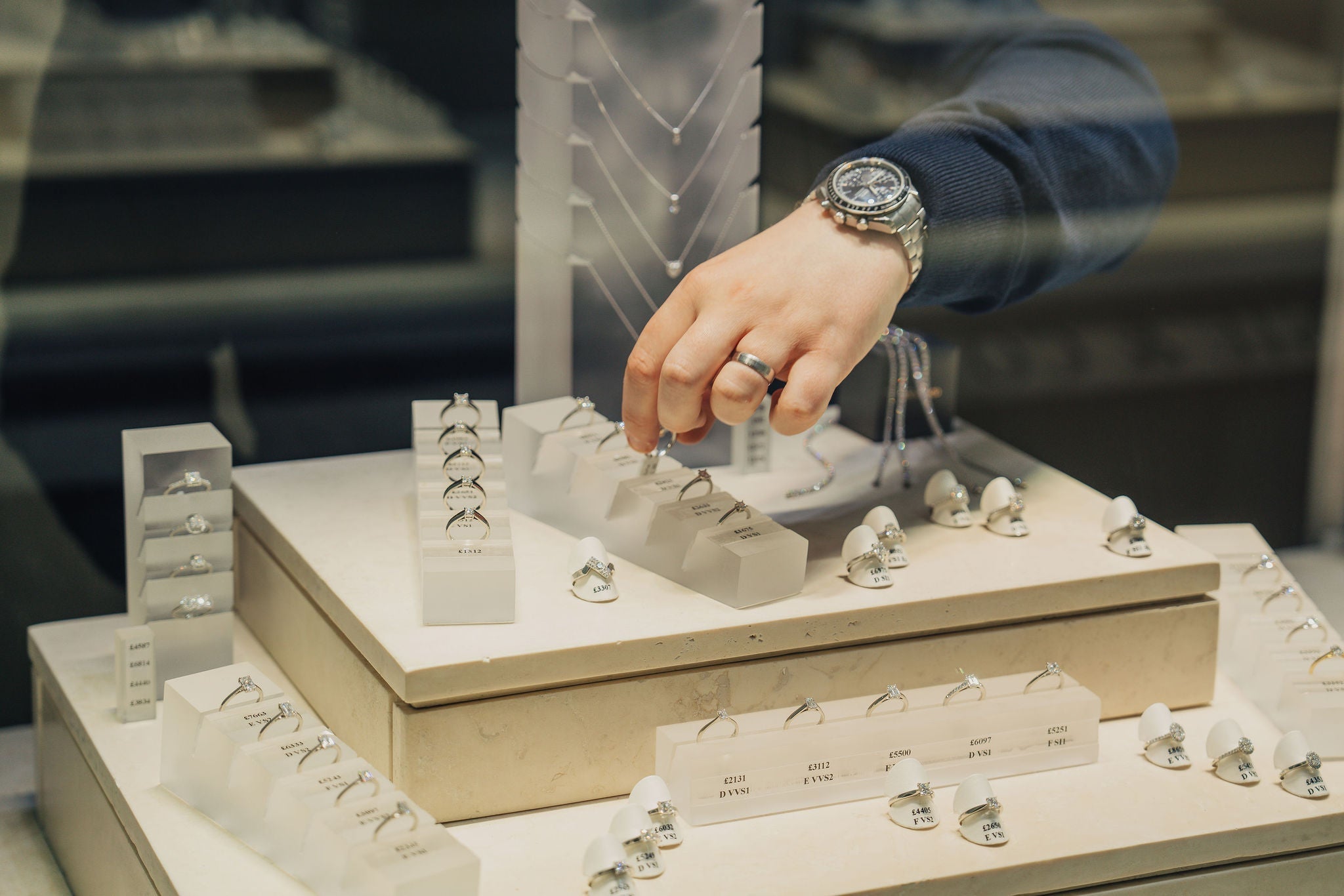 How to Choose the Right Diamond Shape for Your Hand